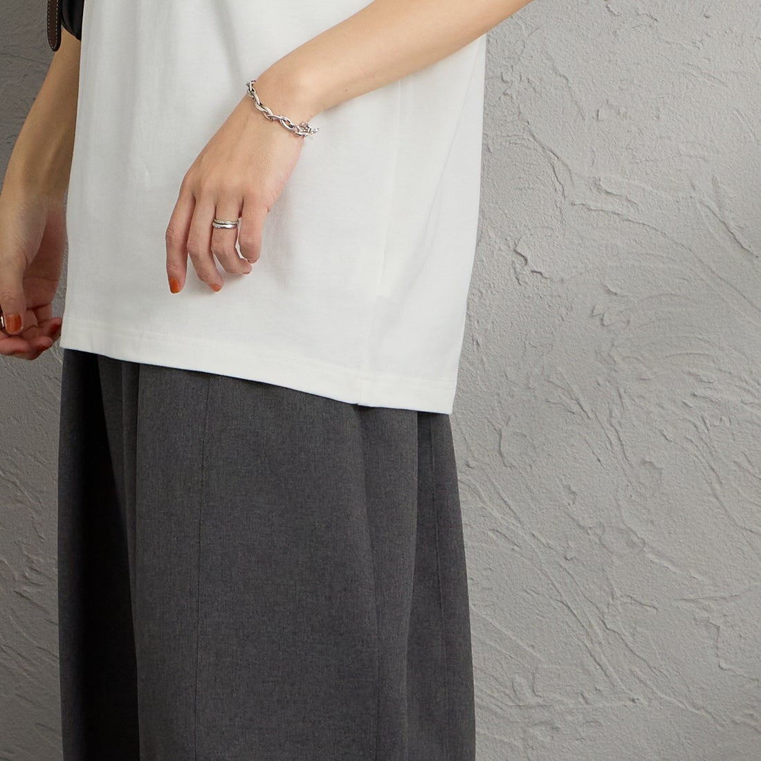 NORDISK [ノルディスク] 別注 バックロゴプリントTシャツ [NU11702-JF] WHT &&モデル身長：160cm 着用サイズ：S&&