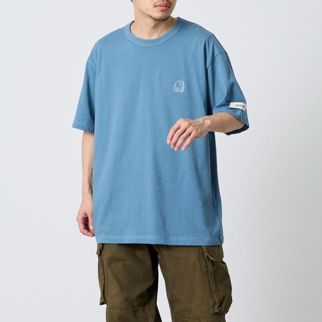 NORDISK [ノルディスク] 別注 バックロゴプリントTシャツ [NU11702-JF] BLU &&モデル身長：168cm 着用サイズ：L&&