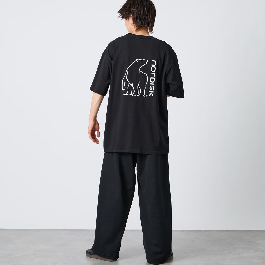 NORDISK [ノルディスク] 別注 バックロゴプリントTシャツ [NU11702-JF] BLK &&モデル身長：177cm 着用サイズ：XL&&