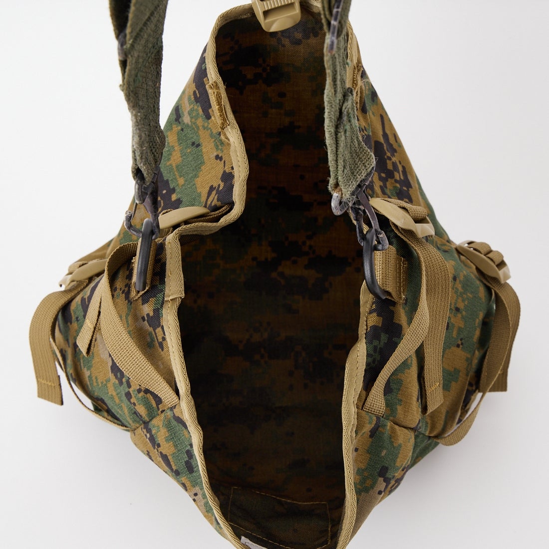 ODDMENT [オッドメント] USMC リメイクショルダーバッグ [USMC-ILBE-SHOULDER] CAMO