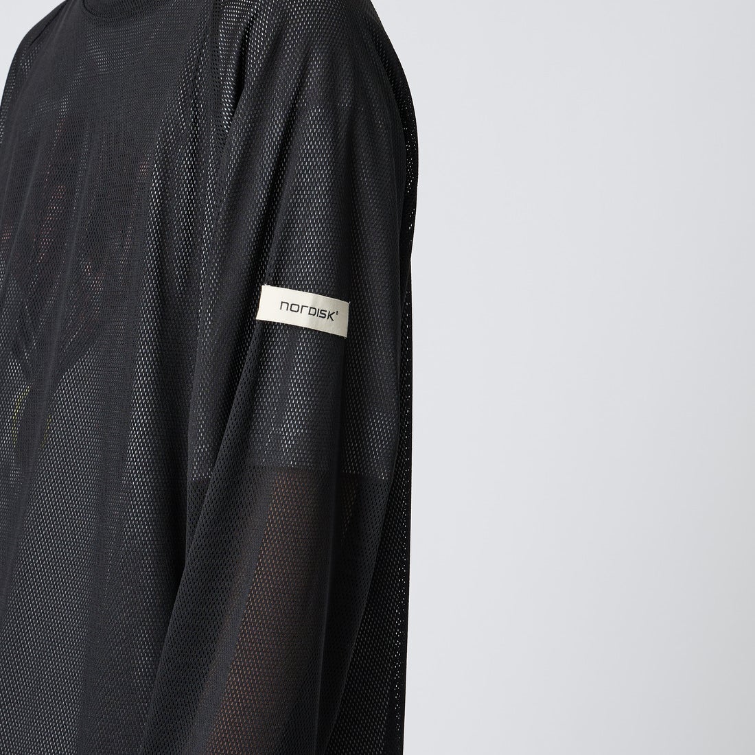 NORDISK [ノルディスク] 別注 ドローコード メッシュプルオーバー [NU11706-JF] BLK &&モデル身長：177cm 着用サイズ：L&&
