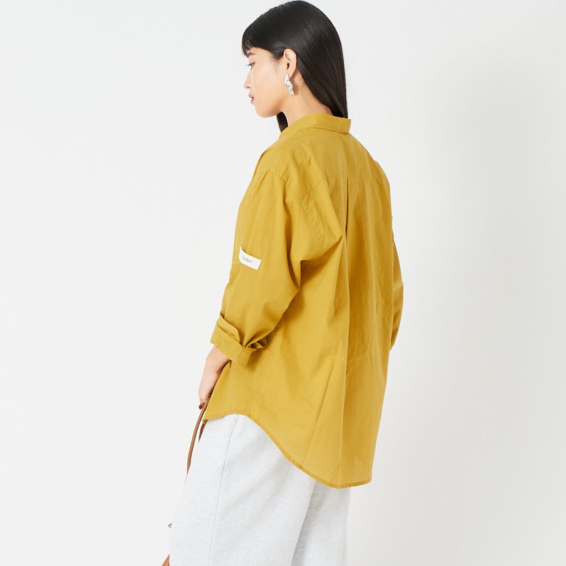 NORDISK [ノルディスク] 別注 レギュラーカラーシャツ [NU81701-JF]MUSTARD &&モデル身長：162cm 着用サイズ：S&&