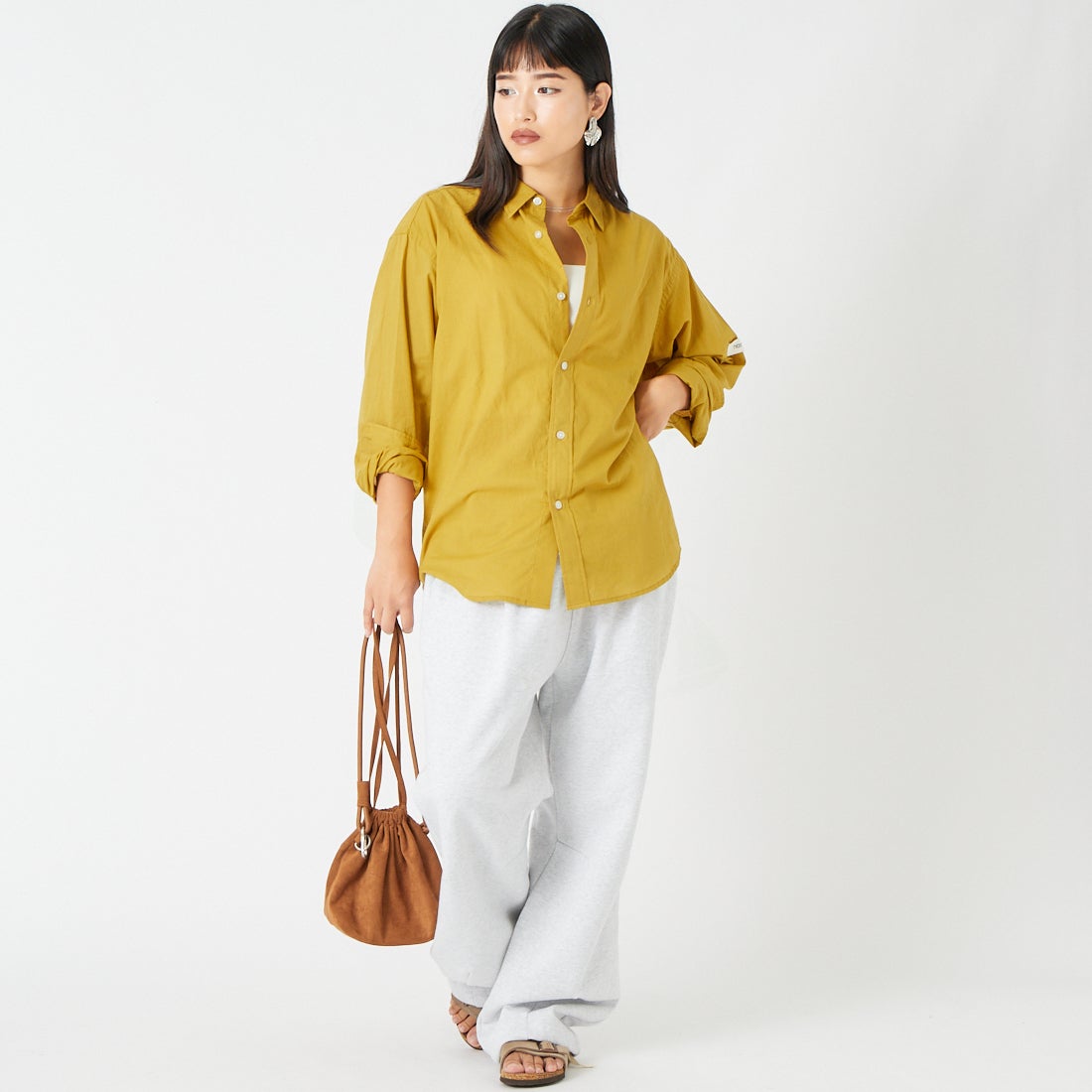 NORDISK [ノルディスク] 別注 レギュラーカラーシャツ [NU81701-JF]MUSTARD &&モデル身長：162cm 着用サイズ：S&&
