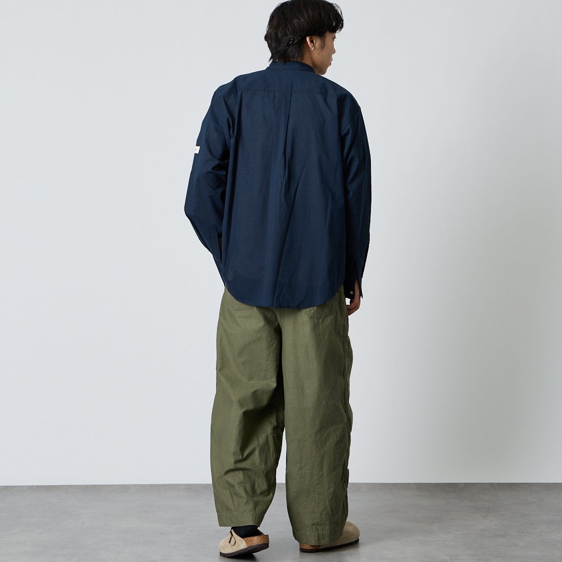 NORDISK [ノルディスク] 別注 レギュラーカラーシャツ [NU81701-JF] NVY &&モデル身長：179cm 着用サイズ：L&&