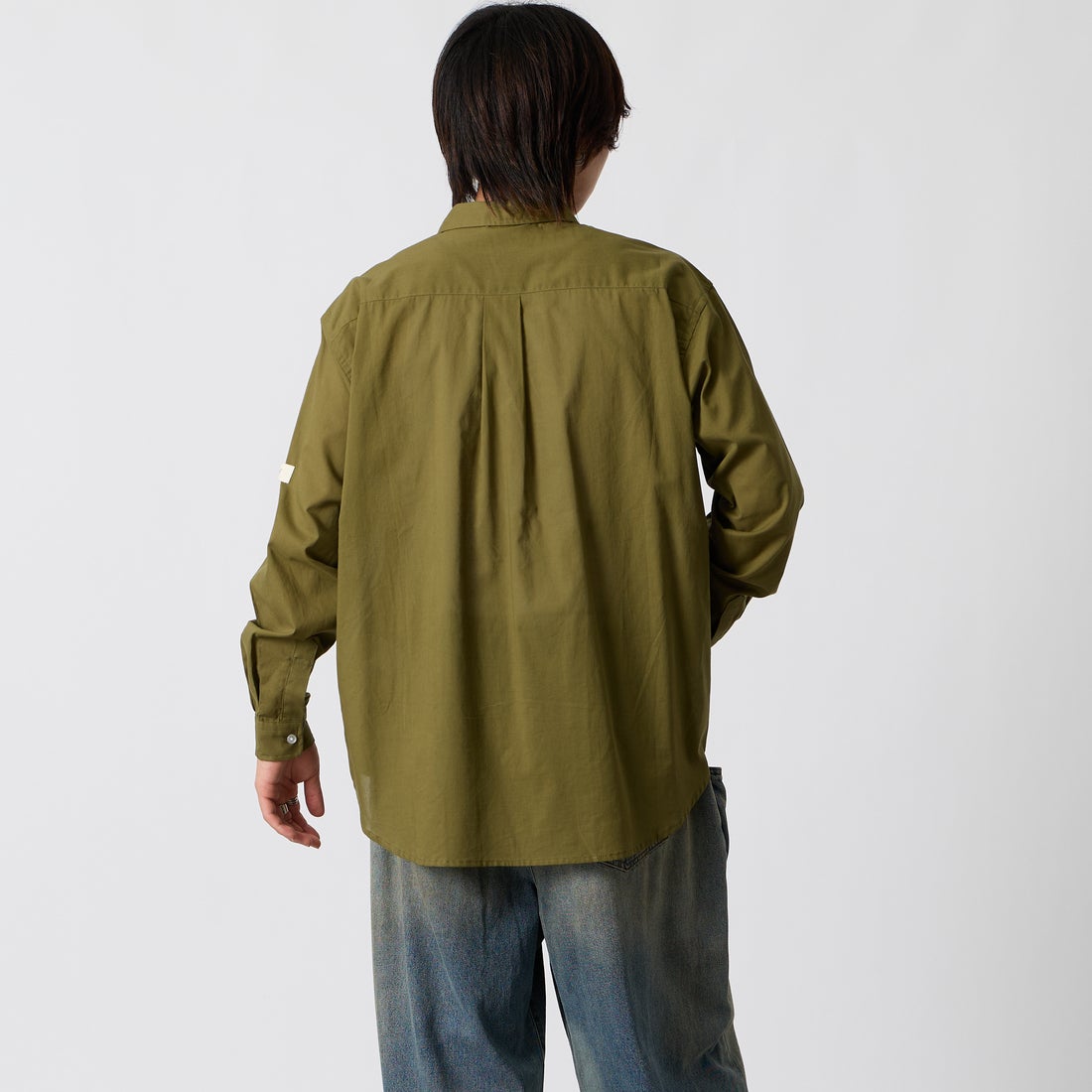 NORDISK [ノルディスク] 別注 レギュラーカラーシャツ [NU81701-JF] OLIVE &&モデル身長：177cm 着用サイズ：M&&