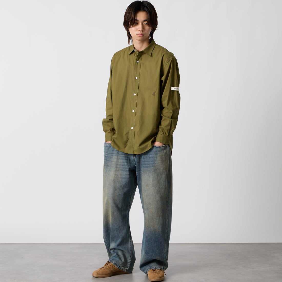 NORDISK [ノルディスク] 別注 レギュラーカラーシャツ [NU81701-JF] OLIVE &&モデル身長：177cm 着用サイズ：M&&
