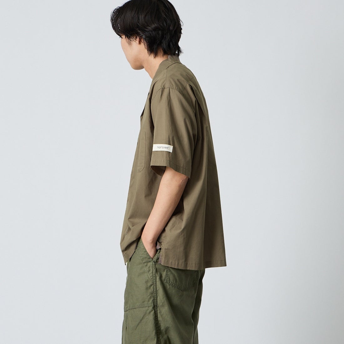NORDISK [ノルディスク] 別注 オープンカラーシャツ [NU81702-JF] GREIGE &&モデル身長：179cm 着用サイズ：L&&