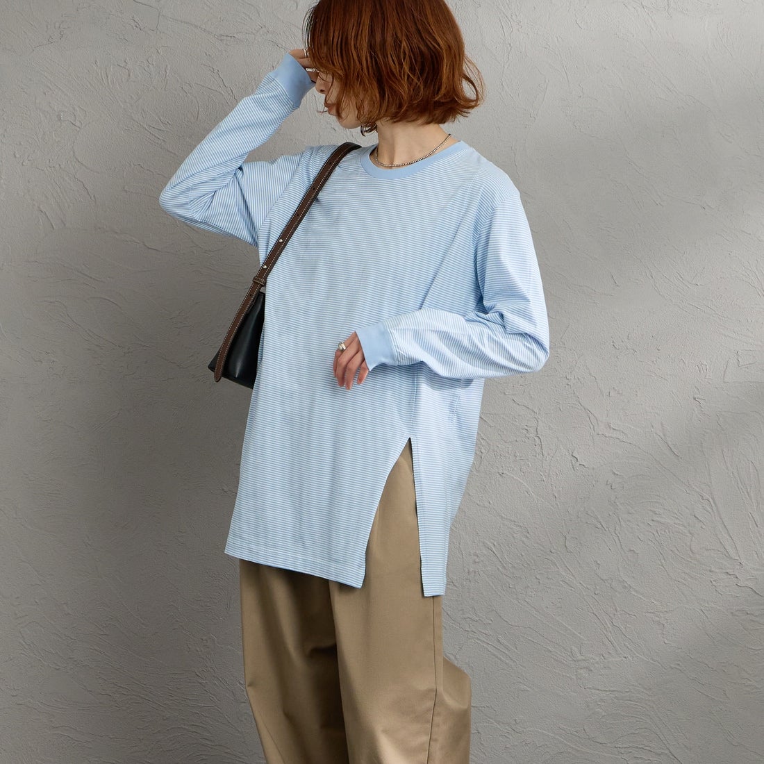 MEYAME [メヤメ] ボーダースリットロングスリーブTシャツ [MEY-2327] BLUE &&モデル身長：158cm 着用サイズ：F&&