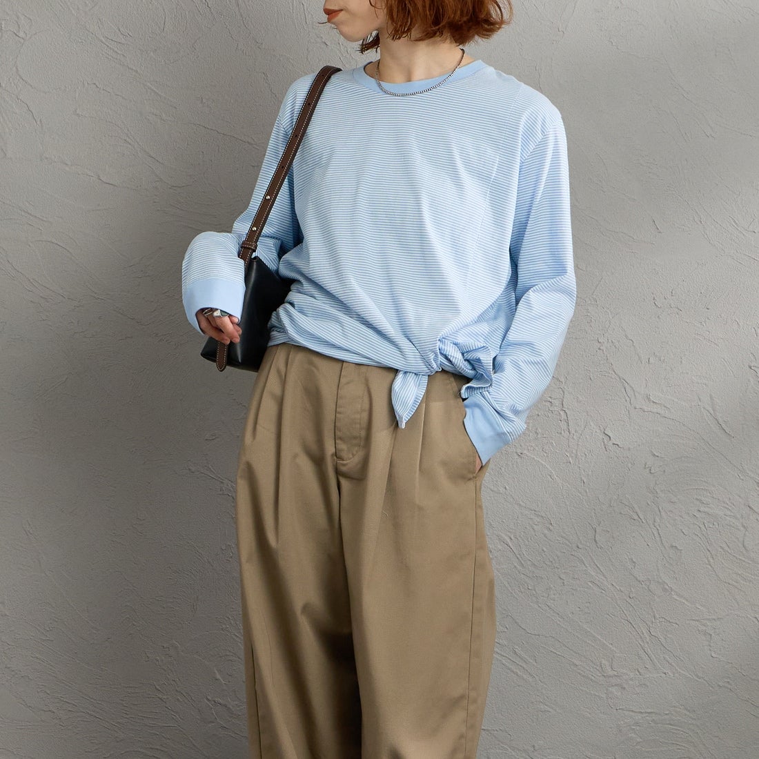 MEYAME [メヤメ] ボーダースリットロングスリーブTシャツ [MEY-2327] BLUE &&モデル身長：158cm 着用サイズ：F&&