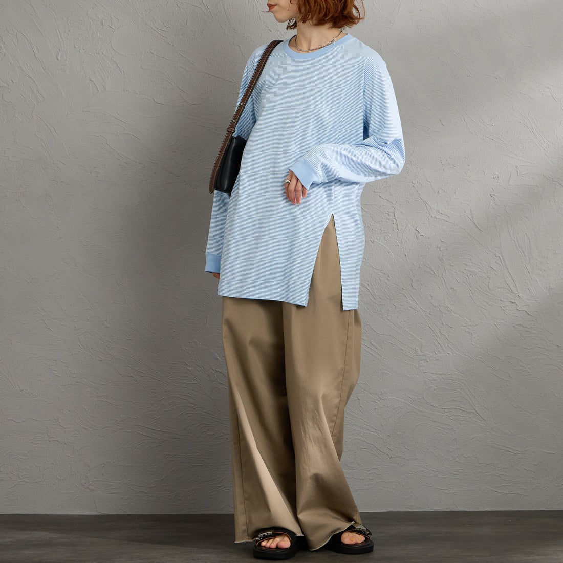 MEYAME [メヤメ] ボーダースリットロングスリーブTシャツ [MEY-2327] BLUE &&モデル身長：158cm 着用サイズ：F&&
