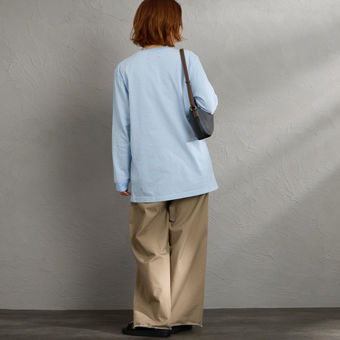MEYAME [メヤメ] ボーダースリットロングスリーブTシャツ [MEY-2327] BLUE &&モデル身長：158cm 着用サイズ：F&&