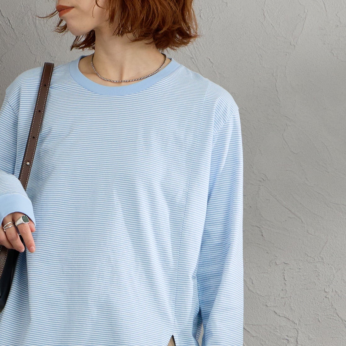 MEYAME [メヤメ] ボーダースリットロングスリーブTシャツ [MEY-2327] BLUE &&モデル身長：158cm 着用サイズ：F&&