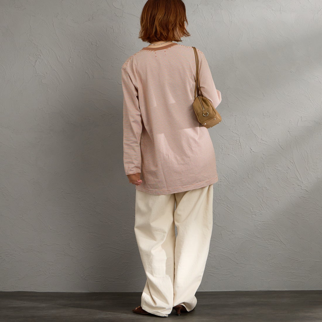 MEYAME [メヤメ] ボーダースリットロングスリーブTシャツ [MEY-2327] BROWN &&モデル身長：158cm 着用サイズ：F&&