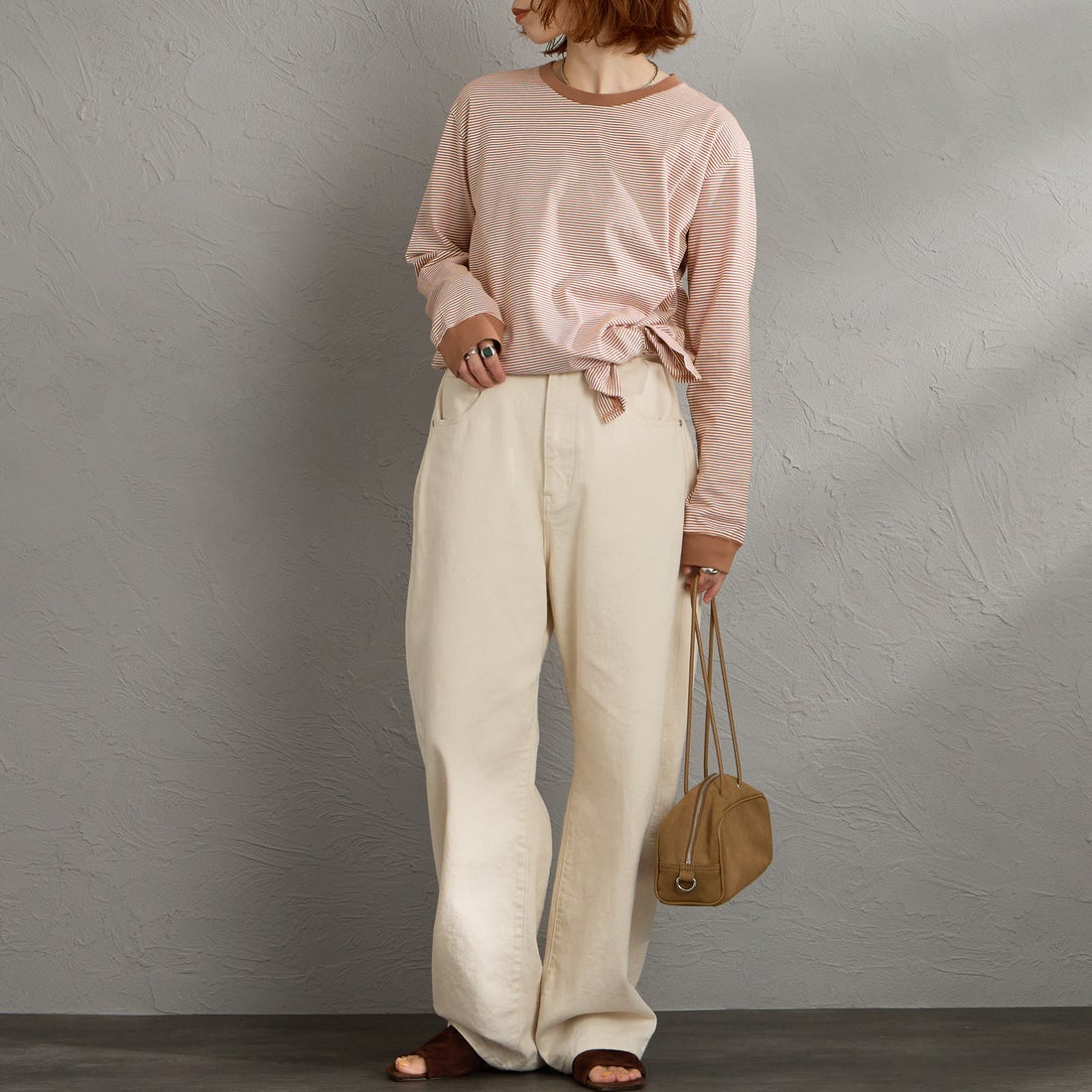 MEYAME [メヤメ] ボーダースリットロングスリーブTシャツ [MEY-2327] BROWN &&モデル身長：158cm 着用サイズ：F&&
