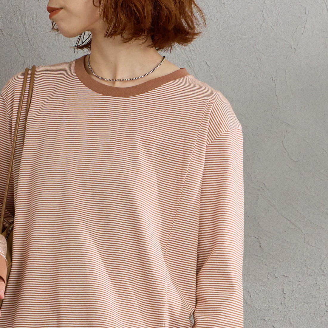 MEYAME [メヤメ] ボーダースリットロングスリーブTシャツ [MEY-2327] BROWN &&モデル身長：158cm 着用サイズ：F&&