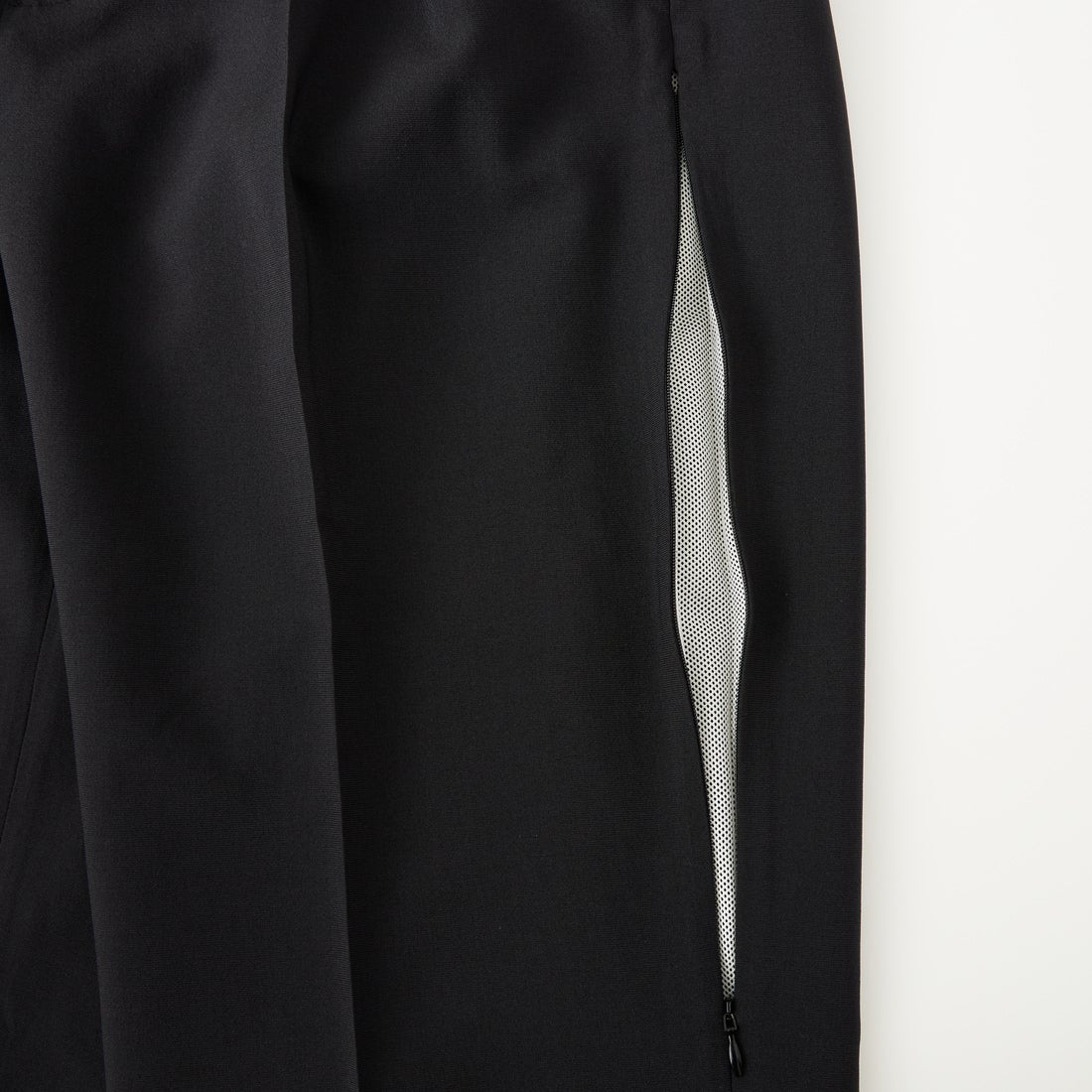 SEDAN ALL-PURPOSE [セダン オールパーパス] ベンチレーションワイドスラックス [SD26S-PT05] BLACK