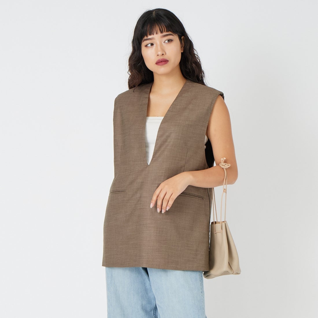 anuke [アンヌーク] キーネックオーバーベスト [62610107] MCA &&モデル身長：162cm 着用サイズ：1&&