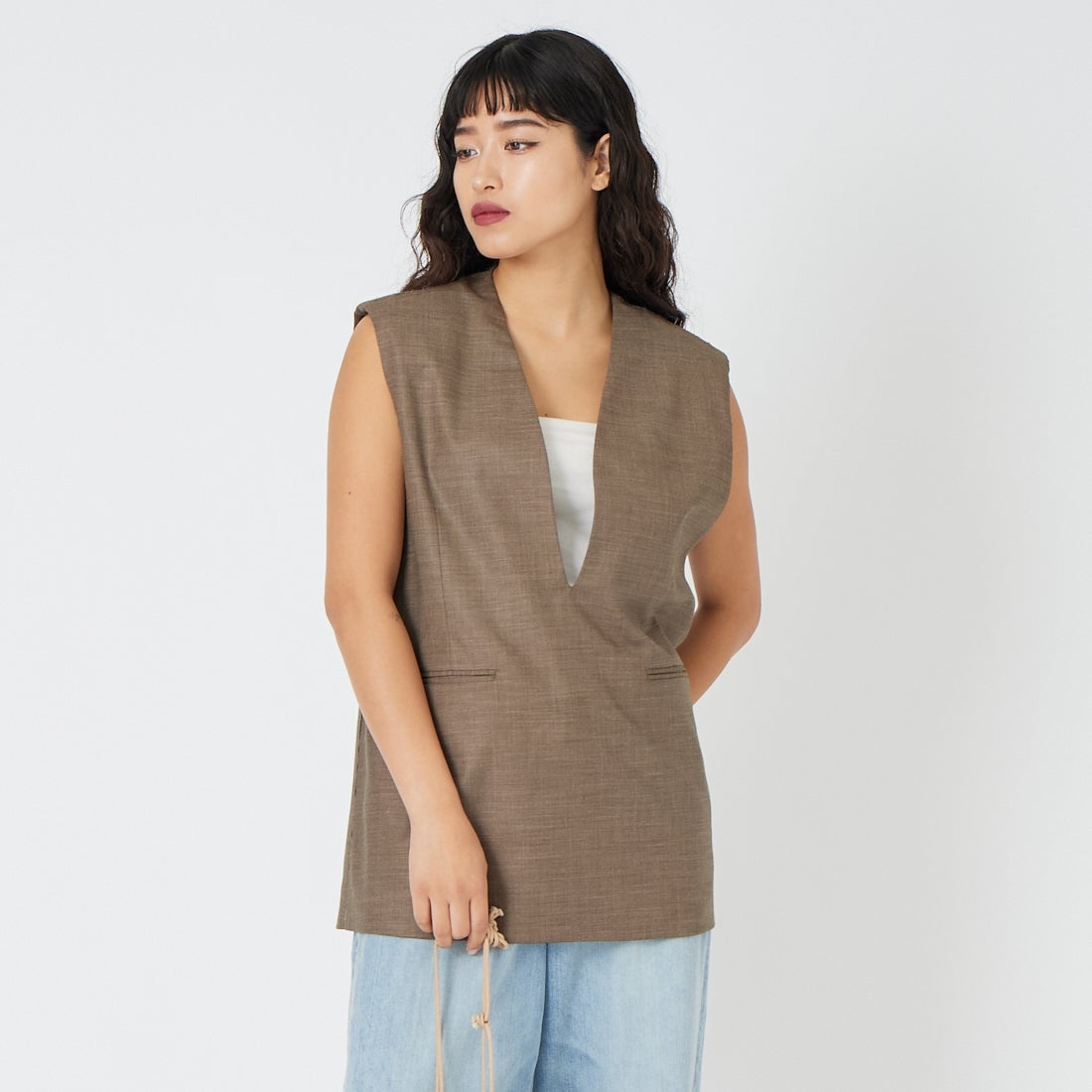 anuke [アンヌーク] キーネックオーバーベスト [62610107] MCA &&モデル身長：162cm 着用サイズ：1&&