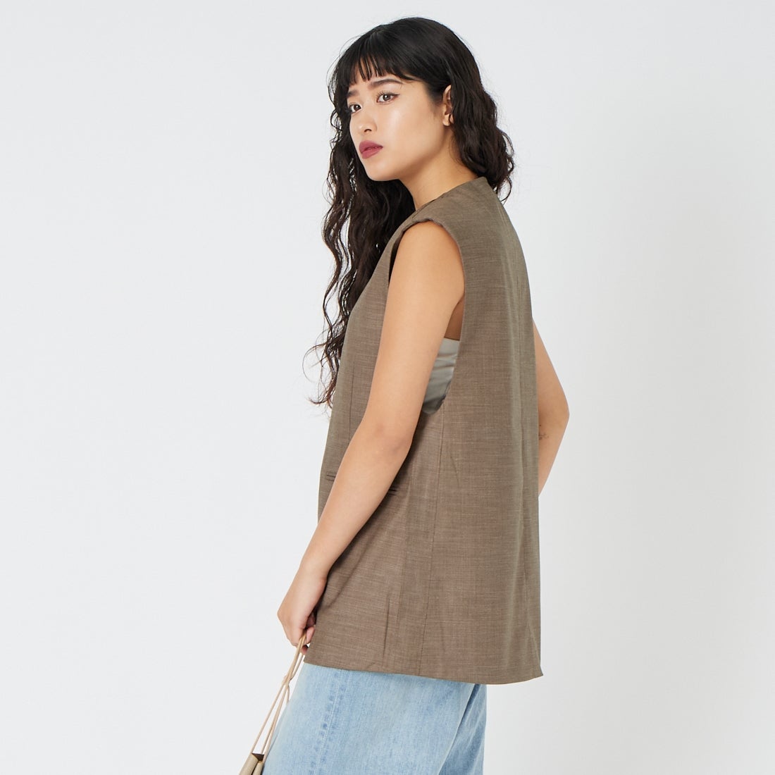 anuke [アンヌーク] キーネックオーバーベスト [62610107] MCA &&モデル身長：162cm 着用サイズ：1&&