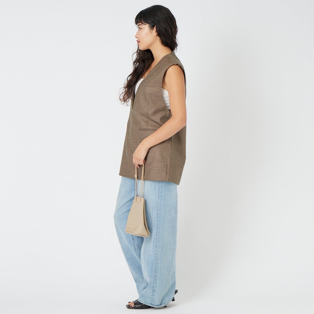 anuke [アンヌーク] キーネックオーバーベスト [62610107] MCA &&モデル身長：162cm 着用サイズ：1&&