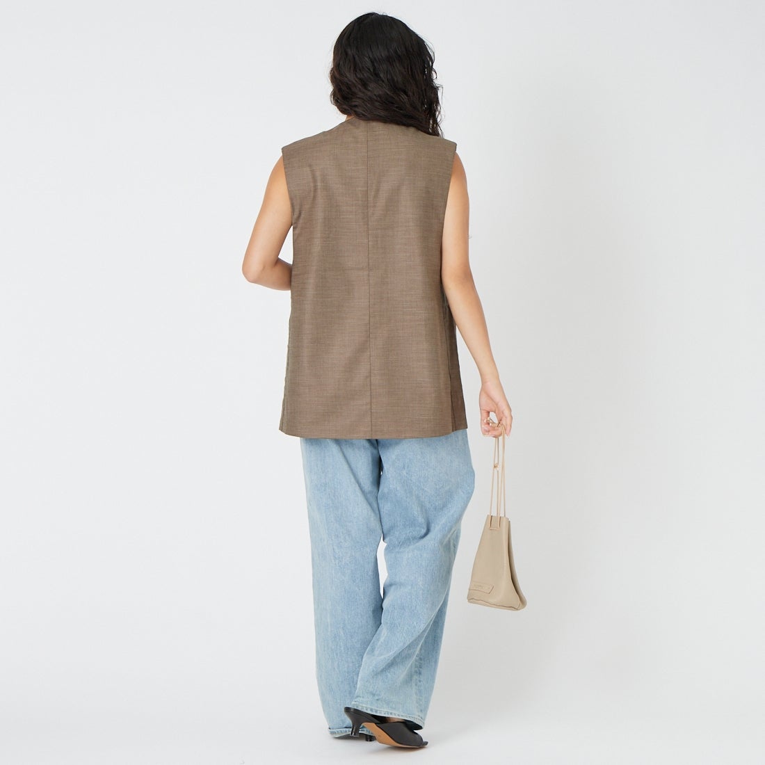 anuke [アンヌーク] キーネックオーバーベスト [62610107] MCA &&モデル身長：162cm 着用サイズ：1&&