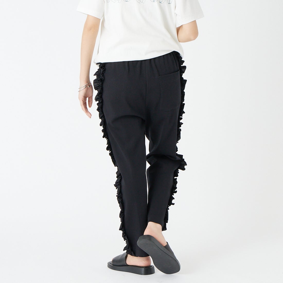 RhodolirioN [ロドリリオン] スワローフリルサイドパンツ [SW1079] B BLACK &&モデル身長：162cm 着用サイズ：0&&