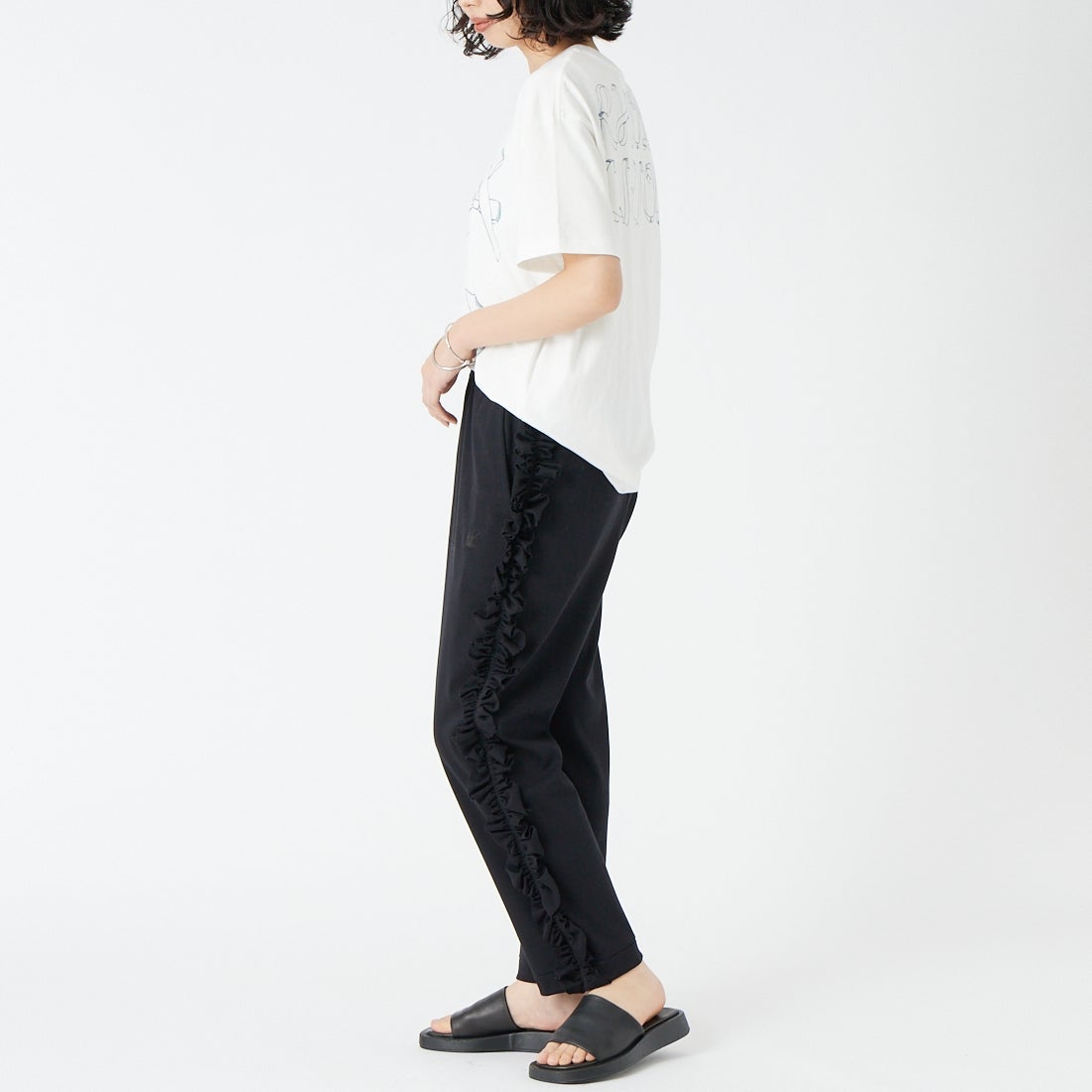 RhodolirioN [ロドリリオン] スワローフリルサイドパンツ [SW1079] B BLACK &&モデル身長：162cm 着用サイズ：0&&