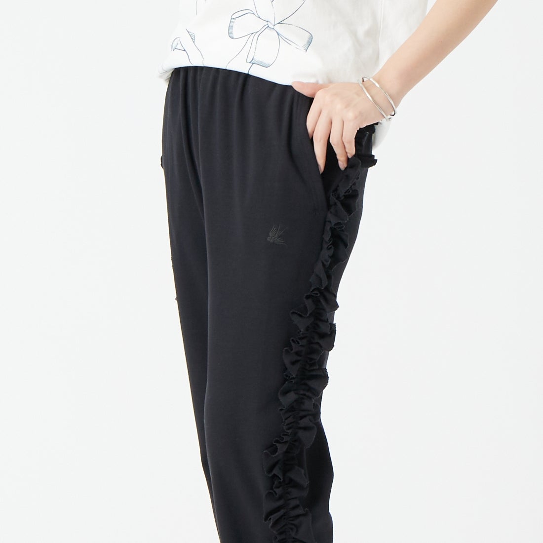 RhodolirioN [ロドリリオン] スワローフリルサイドパンツ [SW1079] B BLACK &&モデル身長：162cm 着用サイズ：0&&