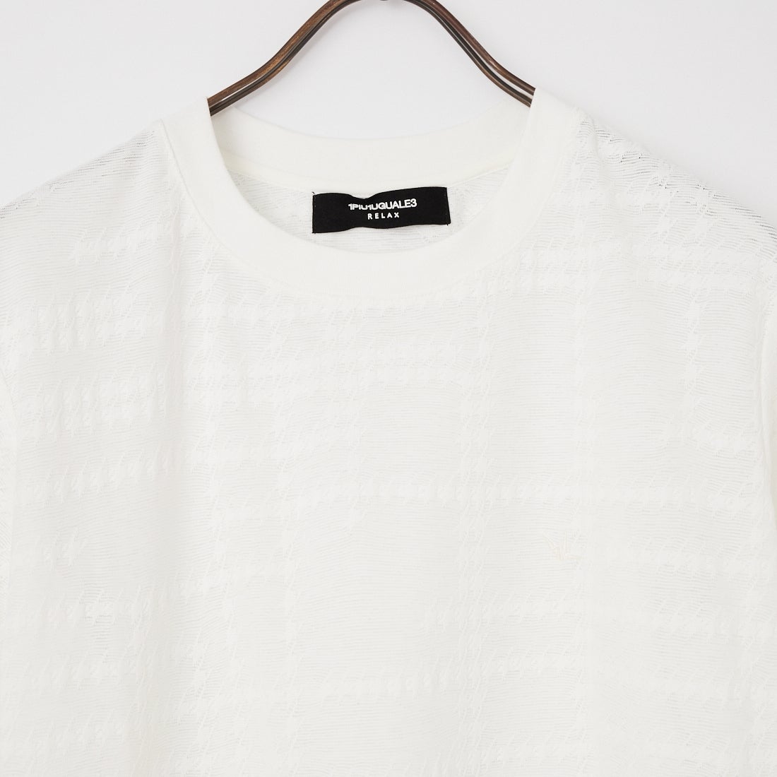 1PIU1UGUALE3 RELAX [ウノ ピゥ ウノ ウグァーレ トレ] ランダムハウンドトゥースジャガード半袖Tシャツ [USK-26024] SN10 WHITE