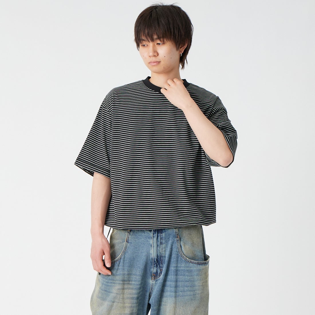 SLICK [スリック] 30/2 マイクロボーダー ドローストリングTシャツ [5230237] 701 BLACK &&モデル身長：177cm 着用サイズ：1&&