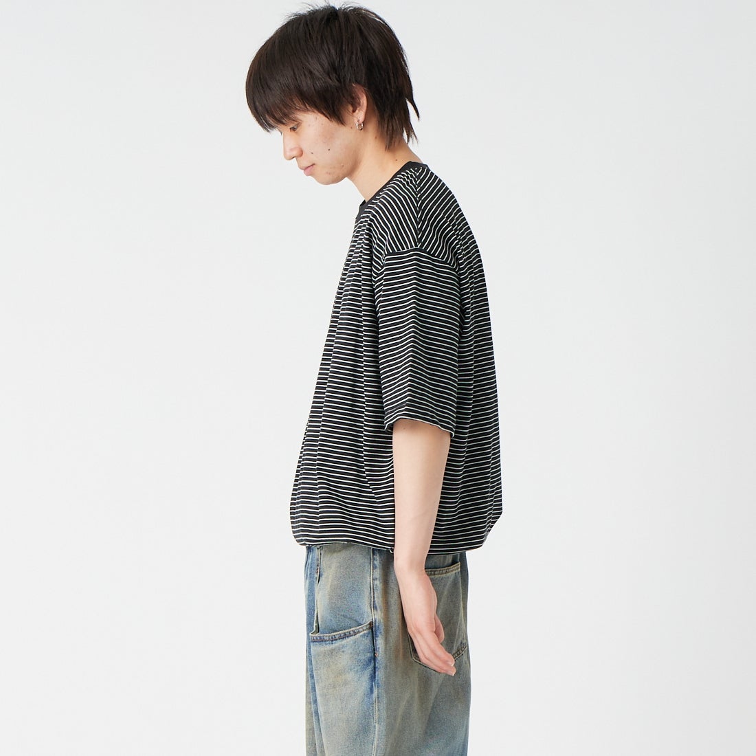 SLICK [スリック] 30/2 マイクロボーダー ドローストリングTシャツ [5230237] 701 BLACK &&モデル身長：177cm 着用サイズ：1&&