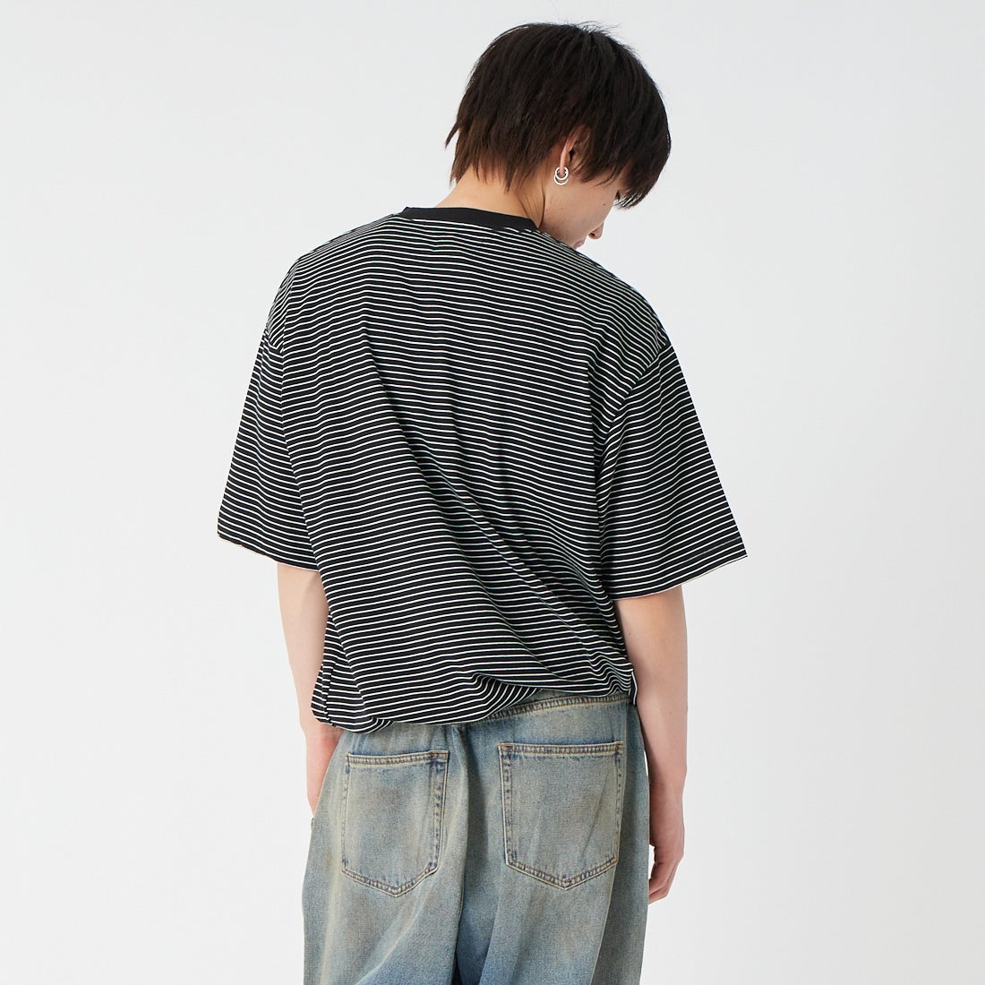 SLICK [スリック] 30/2 マイクロボーダー ドローストリングTシャツ [5230237] 701 BLACK &&モデル身長：177cm 着用サイズ：1&&