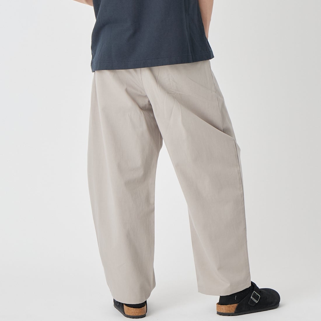 STILL BY HAND [スティルバイハンド] 別注 コットンリネンツイルパンツ [2601JF-EX05-JF] TAUPE &&モデル身長：177cm 着用サイズ：44&&