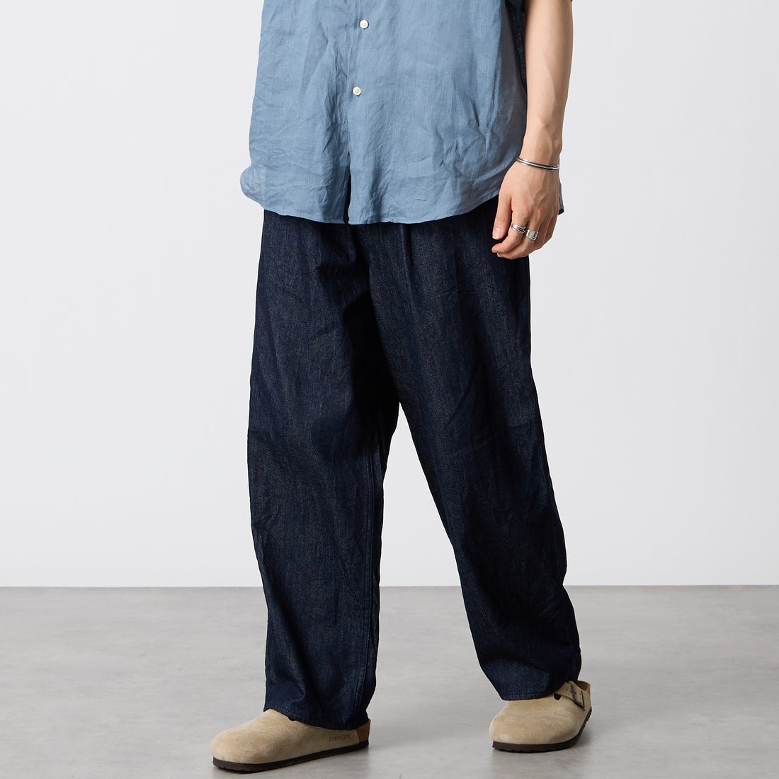 STILL BY HAND [スティルバイハンド] 別注 9ozデニムワイドパンツ [2601JF-EX04-JF] INDIGO &&モデル身長：177cm 着用サイズ：44&&