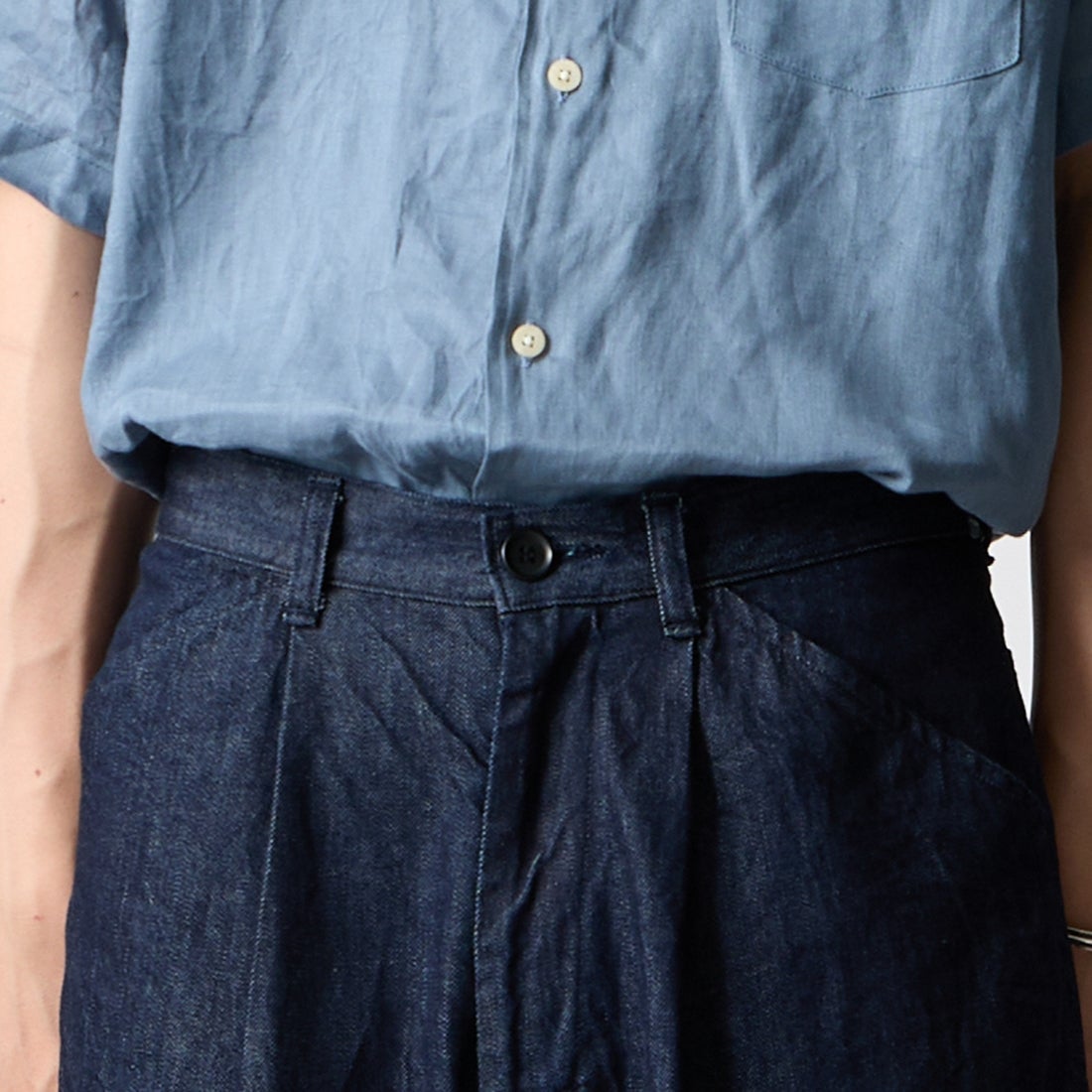 STILL BY HAND [スティルバイハンド] 別注 9ozデニムワイドパンツ [2601JF-EX04-JF] INDIGO &&モデル身長：177cm 着用サイズ：44&&