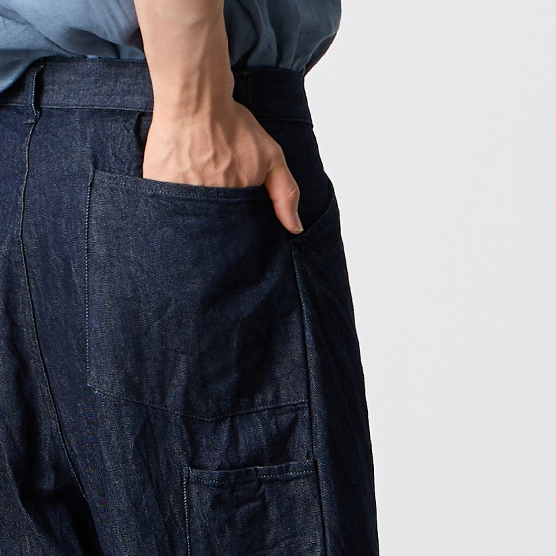 STILL BY HAND [スティルバイハンド] 別注 9ozデニムワイドパンツ [2601JF-EX04-JF] INDIGO &&モデル身長：177cm 着用サイズ：44&&