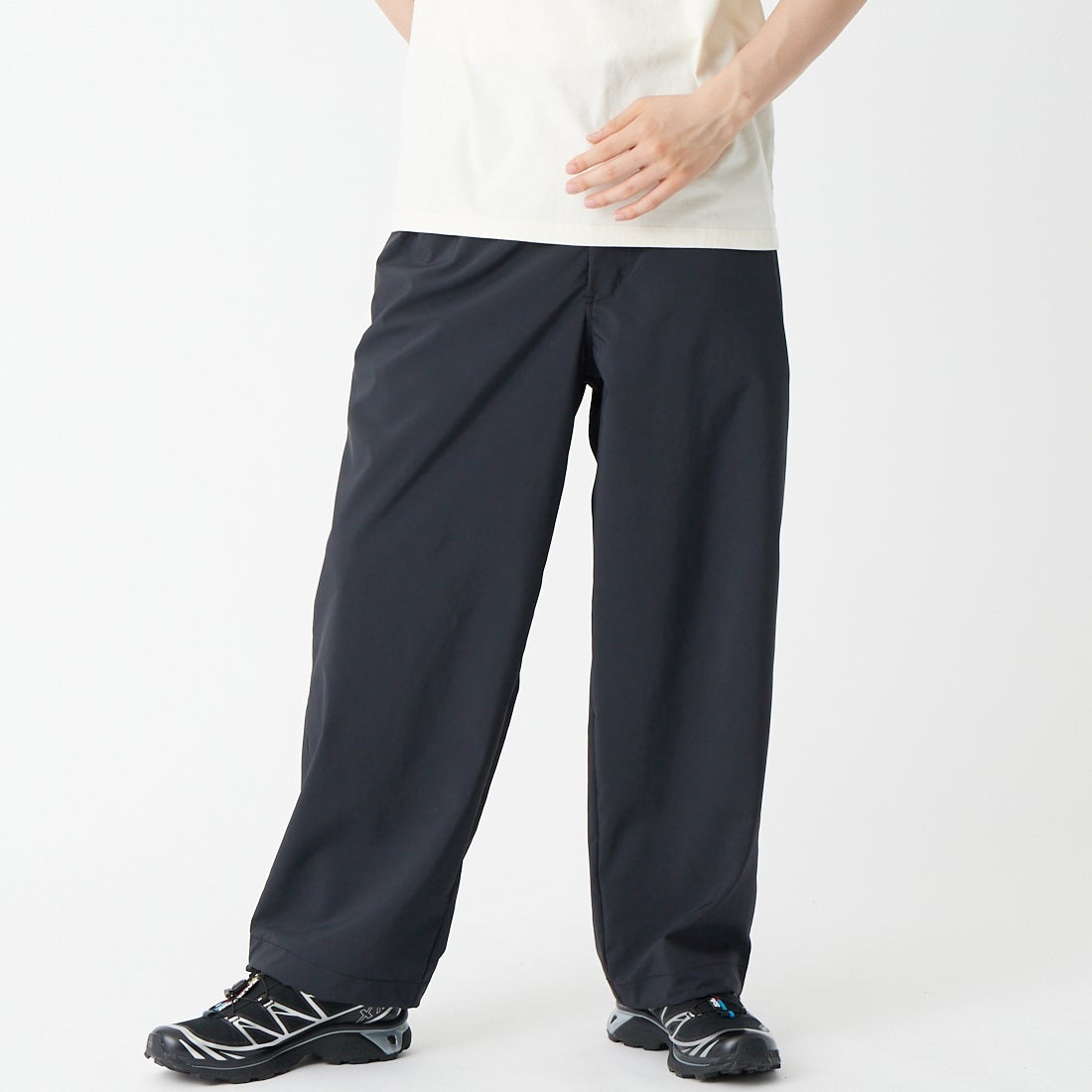 STILL BY HAND [スティルバイハンド] 別注 タイプライター ドローストリングワイドパンツ [2601JF-EX03-JF] BLACK &&モデル身長：177cm 着用サイズ：44&&