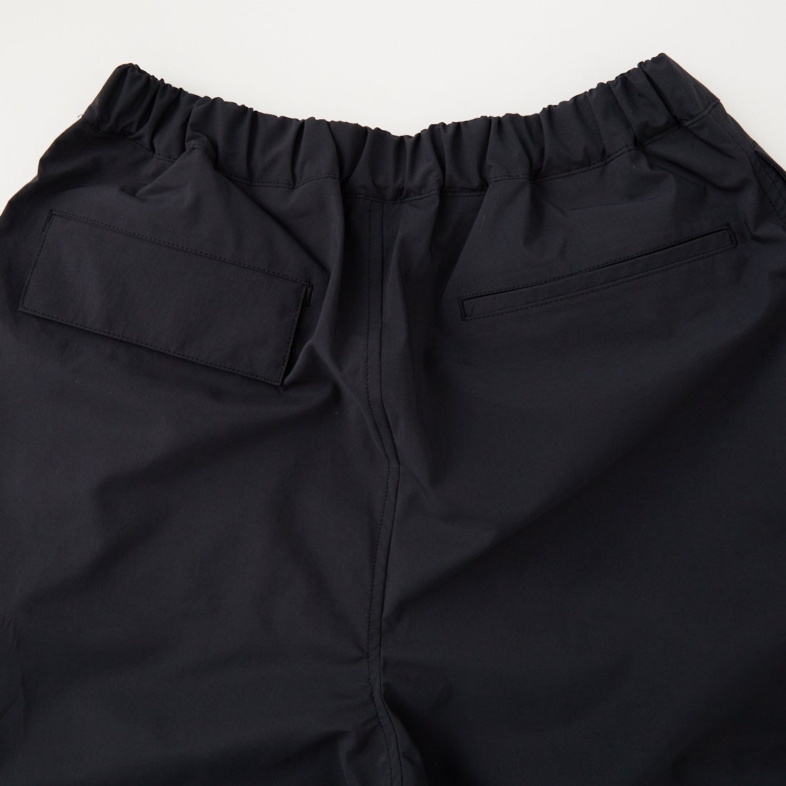 STILL BY HAND [スティルバイハンド] 別注 タイプライター ドローストリングワイドパンツ [2601JF-EX03-JF] BLACK