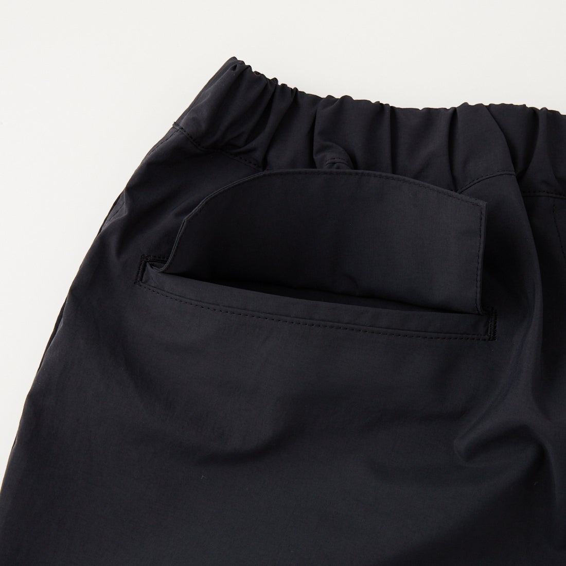 STILL BY HAND [スティルバイハンド] 別注 タイプライター ドローストリングワイドパンツ [2601JF-EX03-JF] BLACK