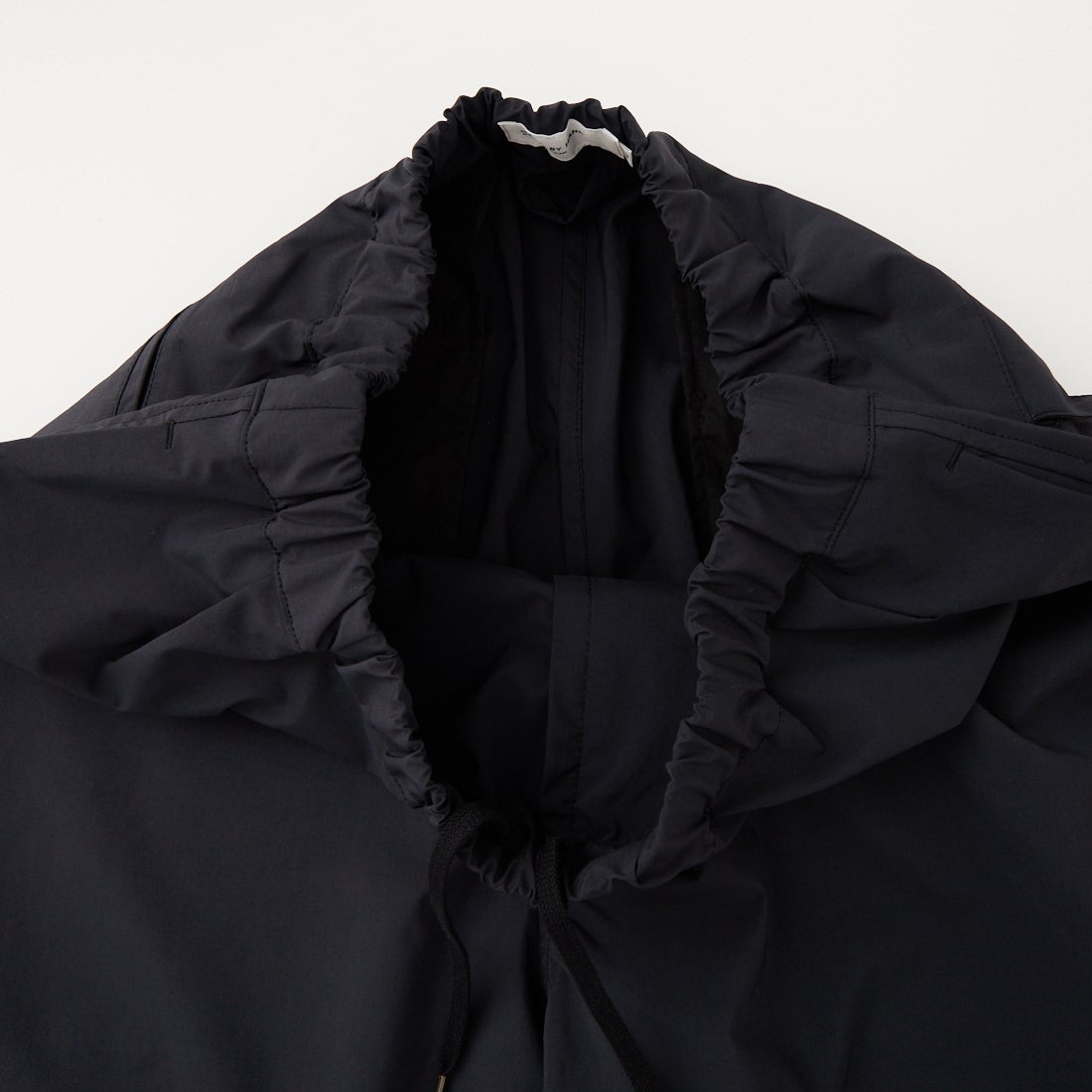 STILL BY HAND [スティルバイハンド] 別注 タイプライター ドローストリングワイドパンツ [2601JF-EX03-JF] BLACK