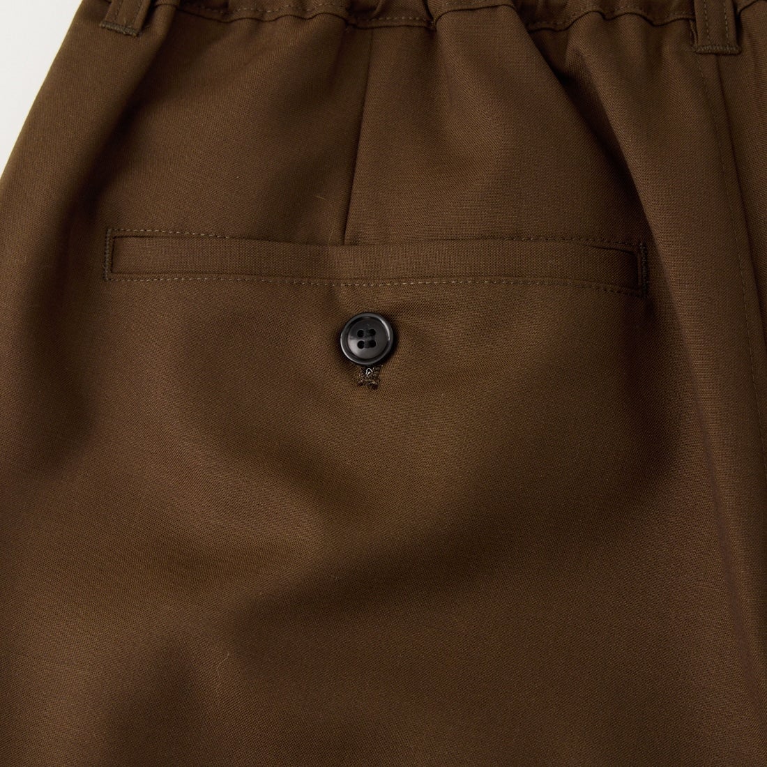 STILL BY HAND [スティルバイハンド] 別注 テックウール ツータックテーパードパンツ [2601JF-EX01-JF] BROWN