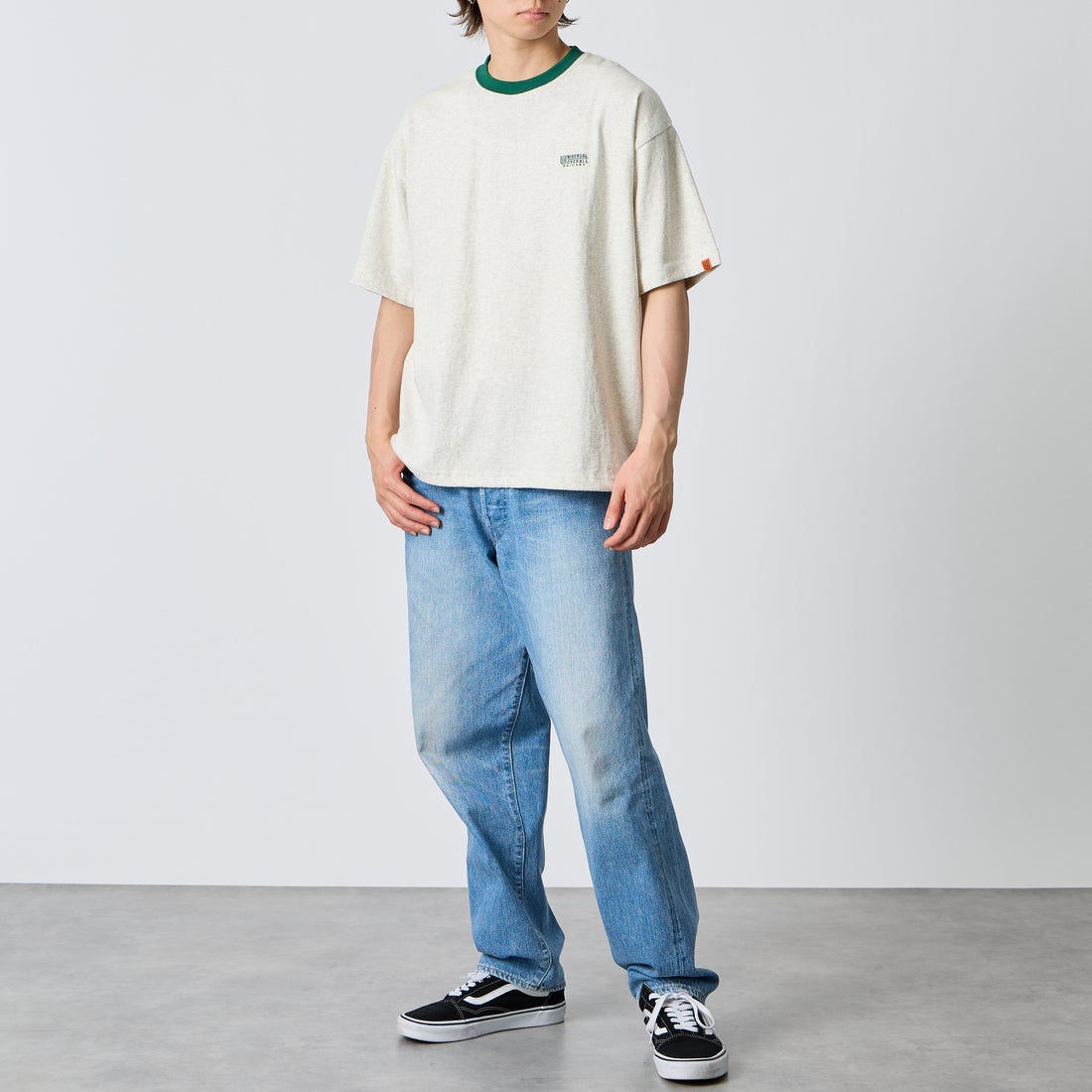 UNIVERSAL OVERALL [ユニバーサルオーバーオール] 別注 ドローコード付き ワイドシルエットTシャツ [U2613282IN-JF] OAT/GRN &&モデル身長：177cm 着用サイズ：M&&