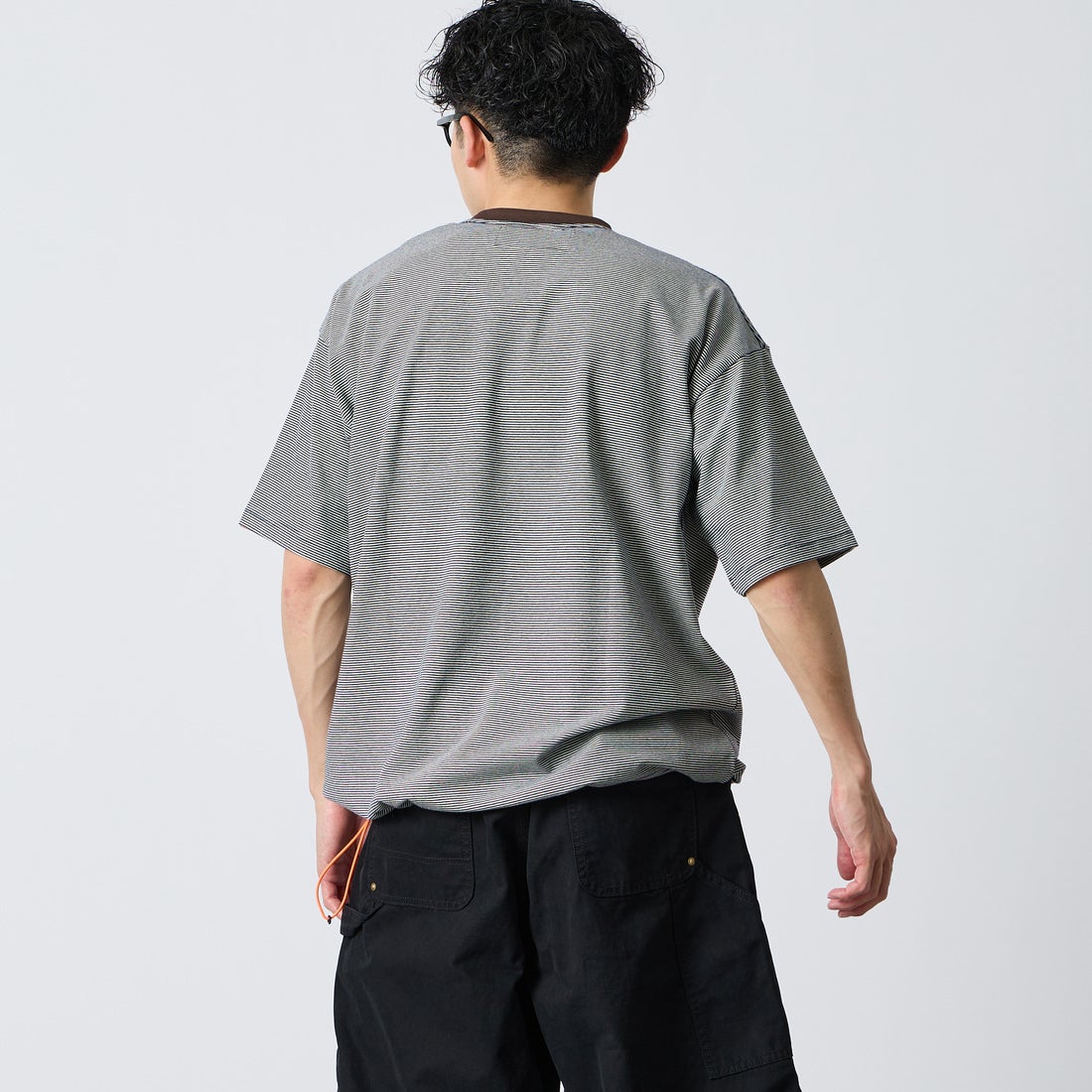 UNIVERSAL OVERALL [ユニバーサルオーバーオール] 別注 ドローコード付き ワイドシルエットTシャツ [U2613282IN-JF] NVY.BRN &&モデル身長：168cm 着用サイズ：M&&