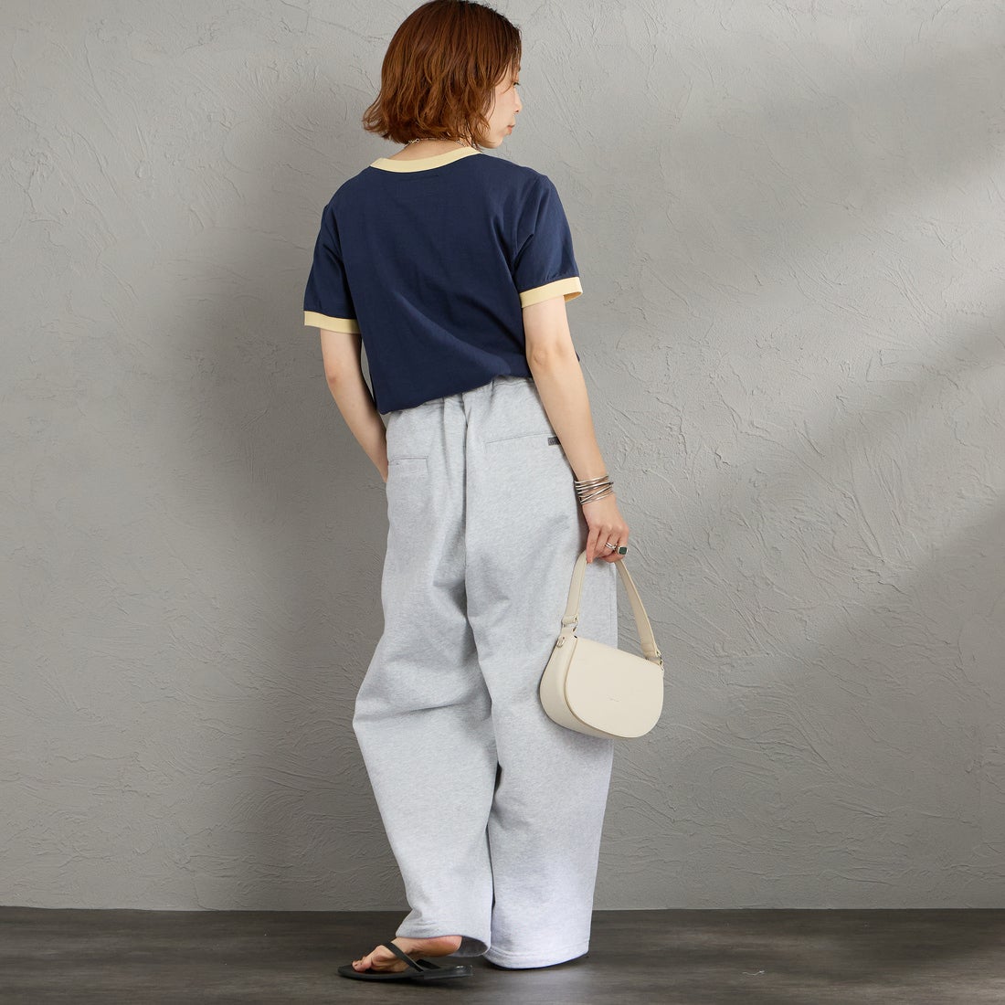 UNIVERSAL OVERALL [ユニバーサルオーバーオール] 別注 ロゴプリント リンガーTシャツ [U2613209IN-JF] NAVY &&モデル身長：158cm 着用サイズ：F&&