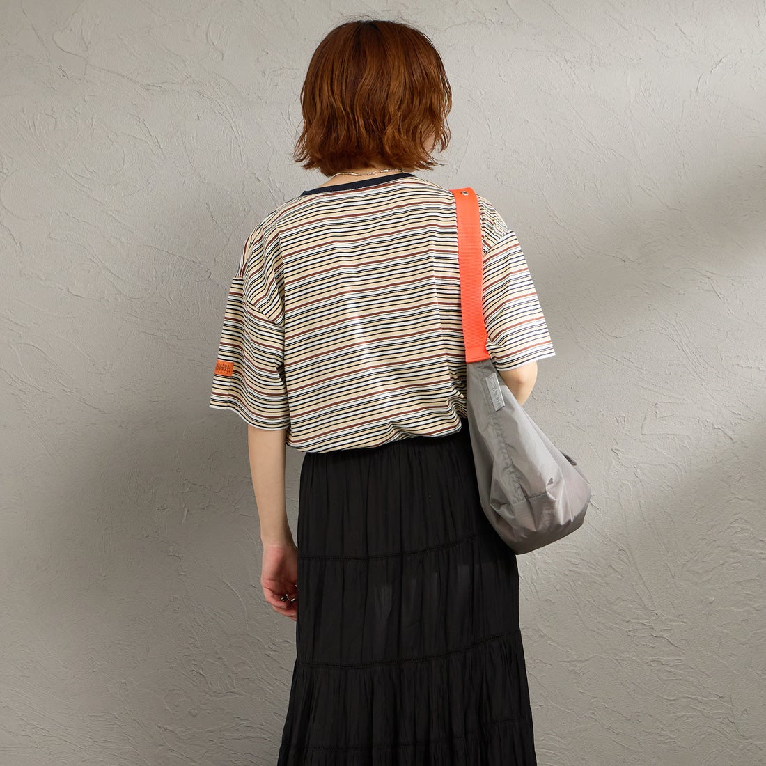 UNIVERSAL OVERALL [ユニバーサルオーバーオール] 別注 ワイドシルエット ポケットTシャツ [U2612815IN-JF] BEG BORDER &&モデル身長：158cm 着用サイズ：F&&