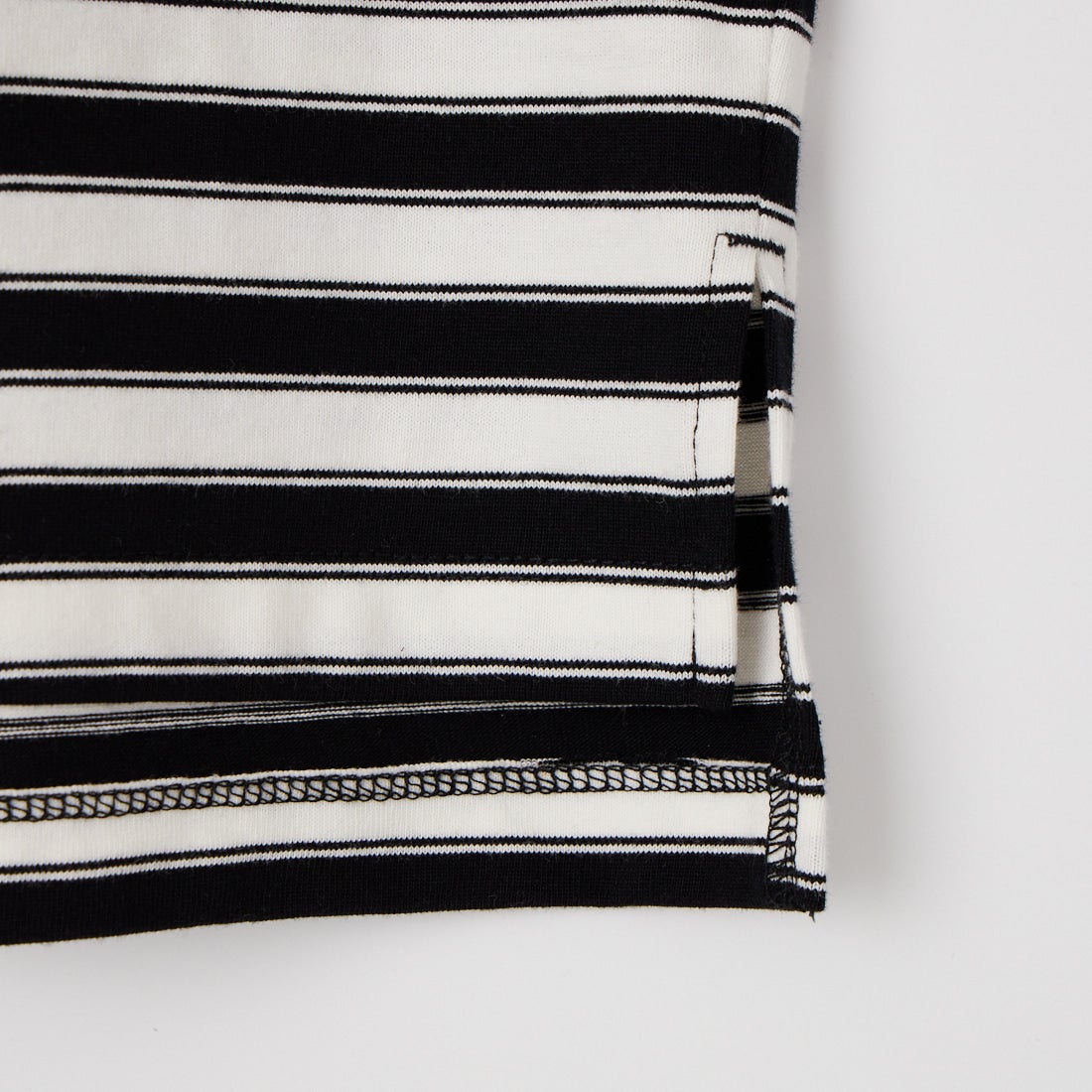 UNIVERSAL OVERALL [ユニバーサルオーバーオール] 別注 ワイドシルエット ポケットTシャツ [U2612815IN-JF] WHT/BLK