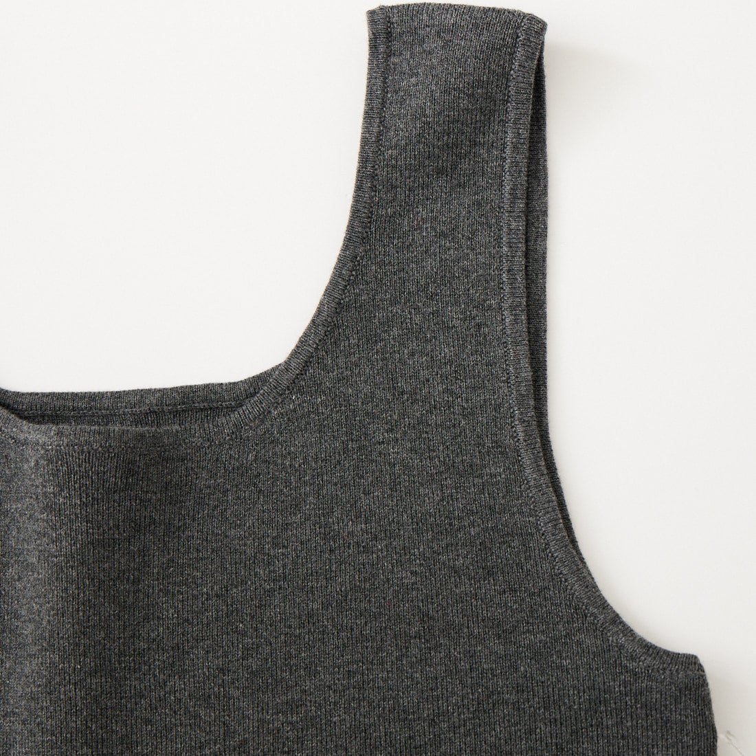 anuke [アンヌーク] ショート ニットタンクトップ [62610524] L/GRN