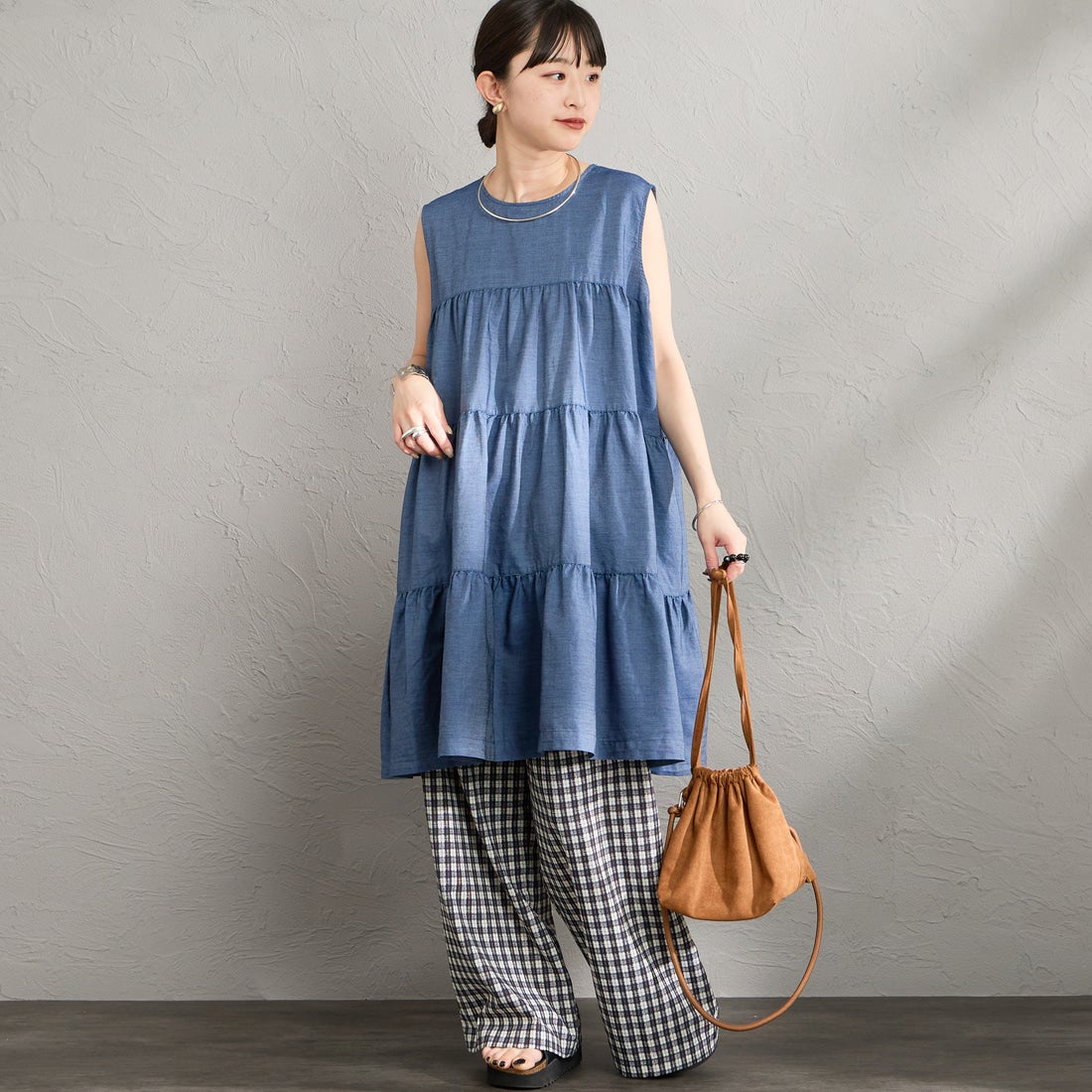 Gymphlex [ジムフレックス] インディゴデニムティアードチュニック [GY-B0470DPD] INDIGO &&モデル身長：150cm 着用サイズ：14&&