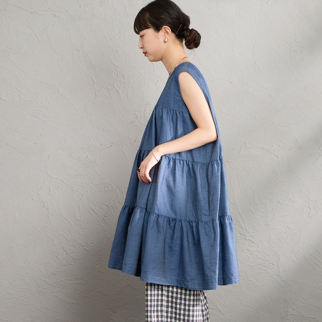 Gymphlex [ジムフレックス] インディゴデニムティアードチュニック [GY-B0470DPD] INDIGO &&モデル身長：150cm 着用サイズ：14&&