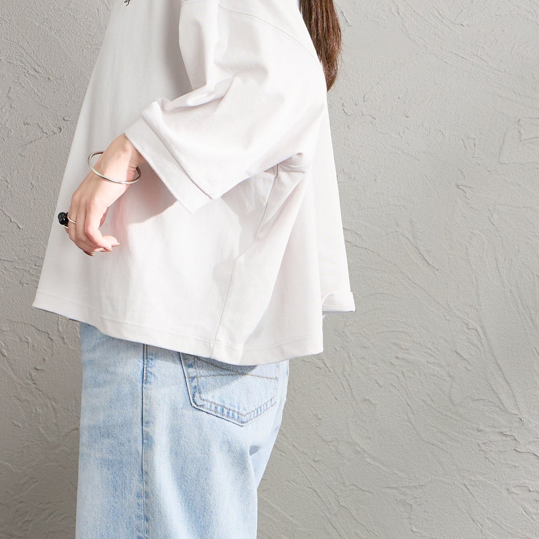 Gymphlex [ジムフレックス] ポロカラードルマンスリーブプルオーバー [GY-C0447KKA] OFF WHITE &&モデル身長：150cm 着用サイズ：14&&